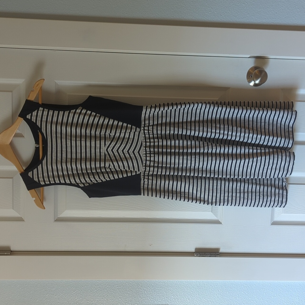 A.n.a Fit and Flare Dress  Sz S  Navy/Gray Stripe